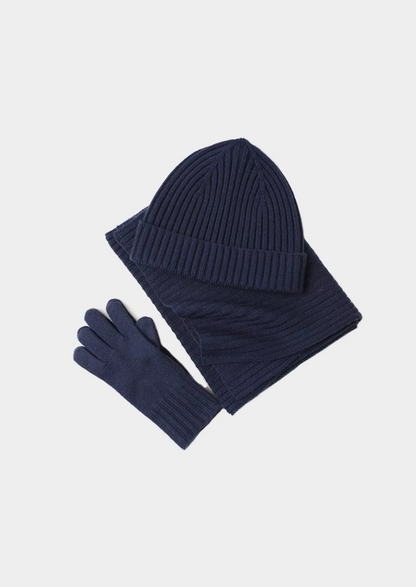 100% CASHMERE WINTERTIME ESSENTIALS