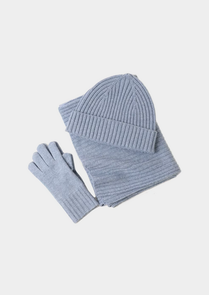 100% CASHMERE WINTERTIME ESSENTIALS
