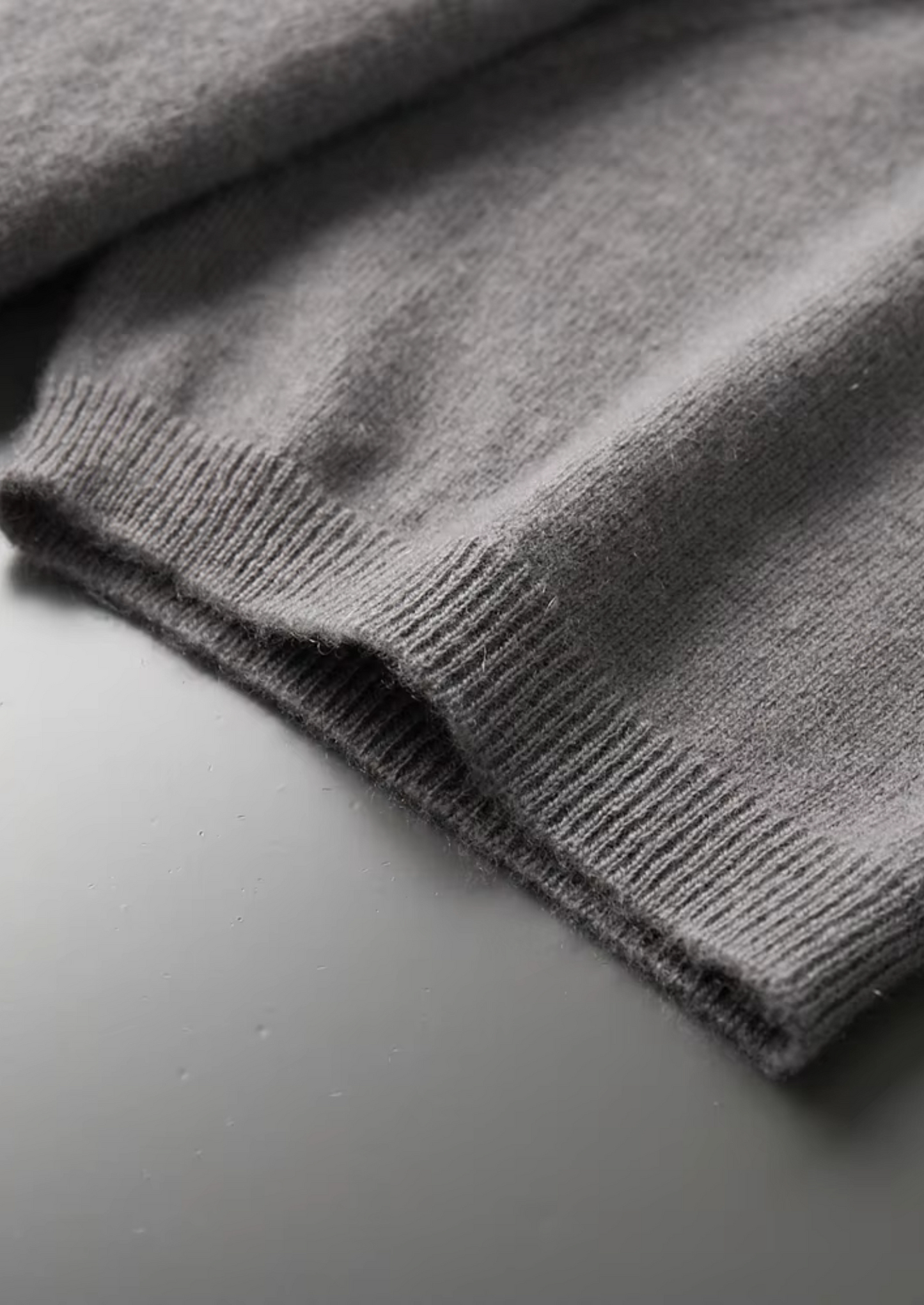 100% CASHMERE MOCK NECK T-SHIRT