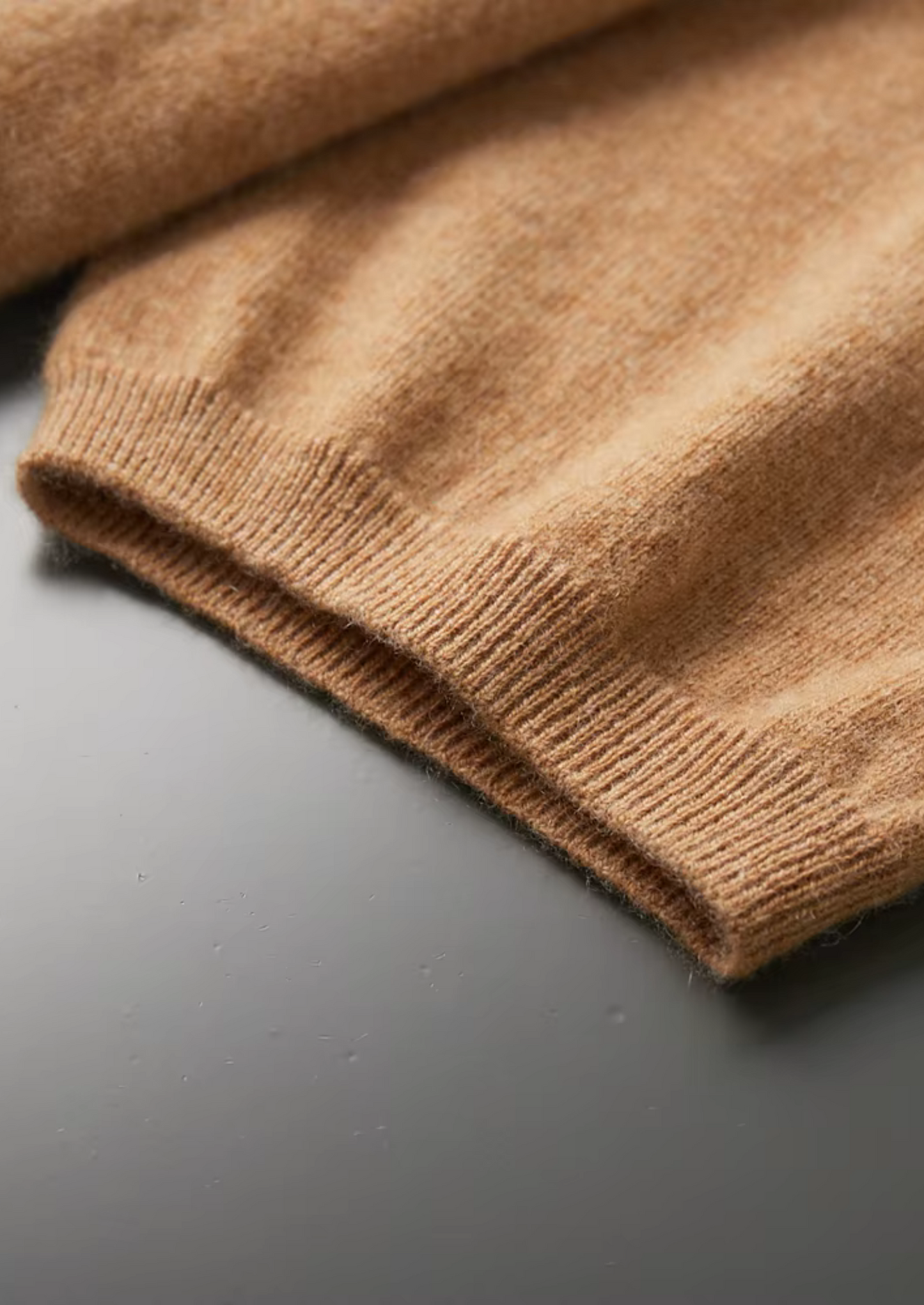 100% CASHMERE MOCK NECK T-SHIRT