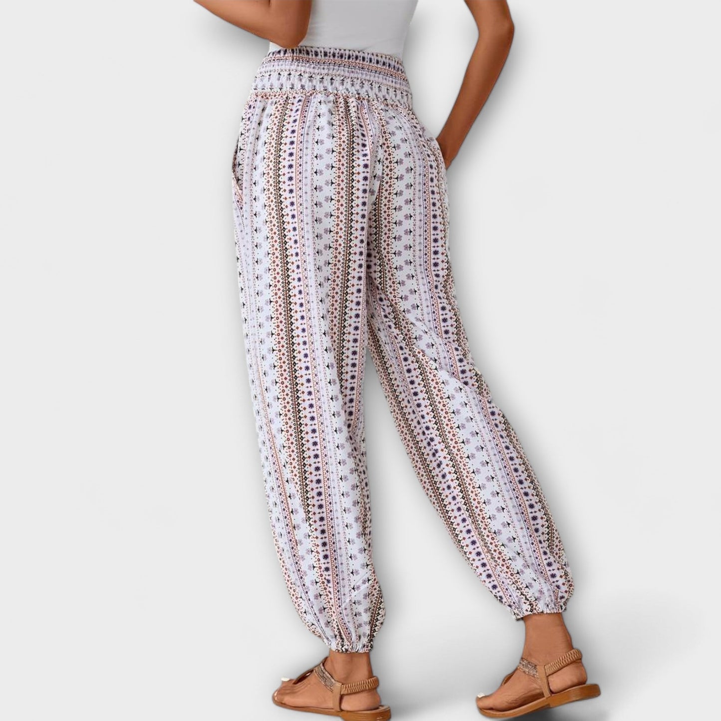 Scarlett – Pants with Ethnic Graphic Print