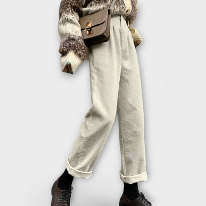 Malia - Loose Casual Pants in Corduroy