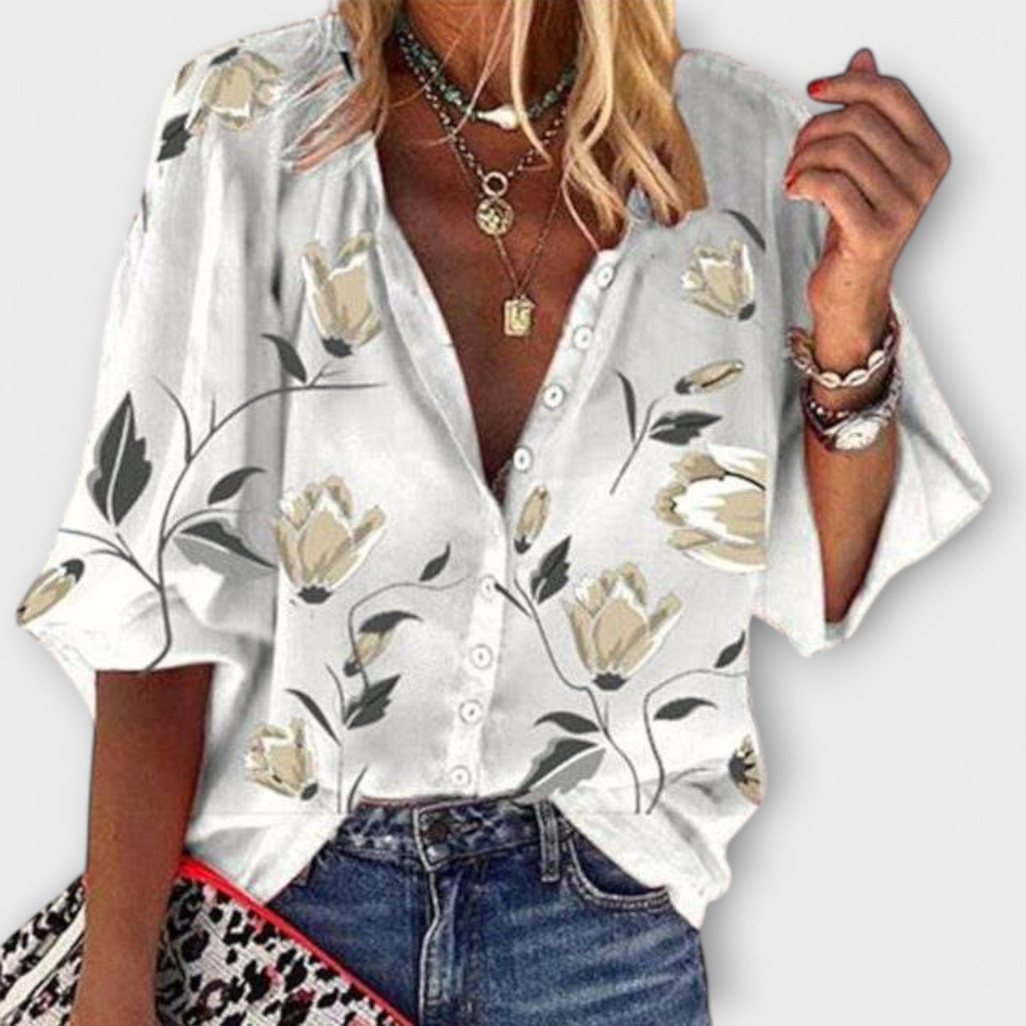 Madeleine - Airy Blouse in Floral Design